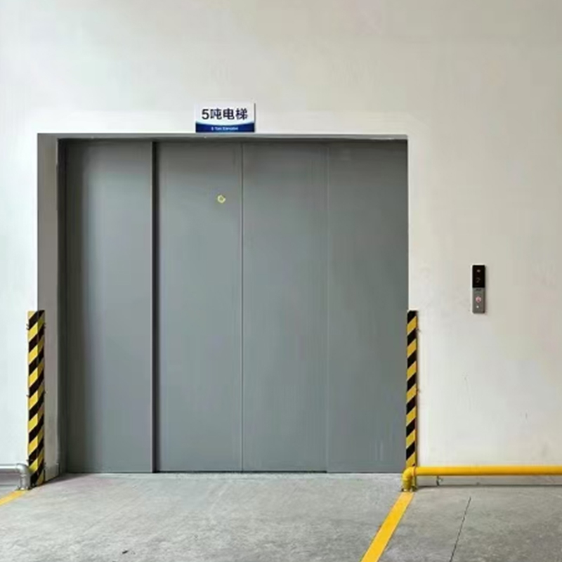 Thang máy chở hàng kéo